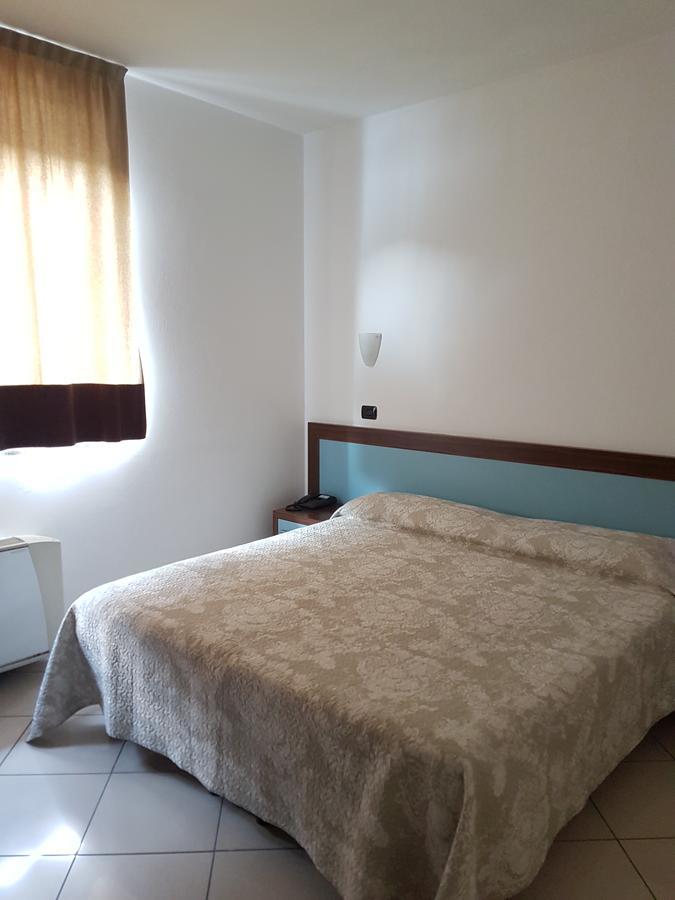 Hotel & Residence La Sibilla Cusiana Pettenasco Bagian luar foto