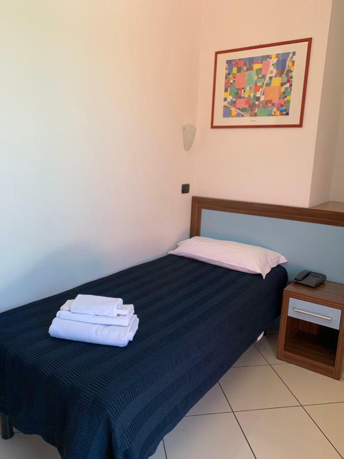 Hotel & Residence La Sibilla Cusiana Pettenasco Bagian luar foto