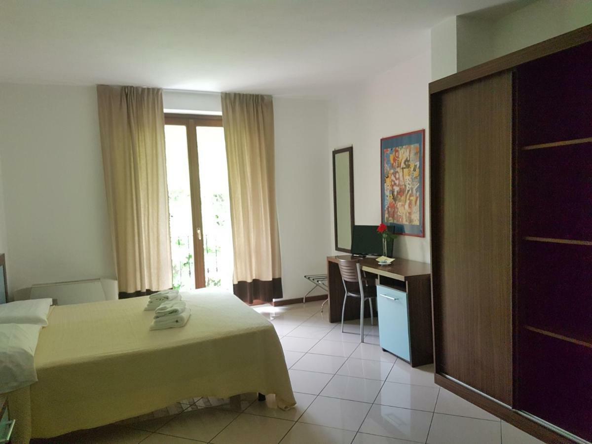 Hotel & Residence La Sibilla Cusiana Pettenasco Bagian luar foto