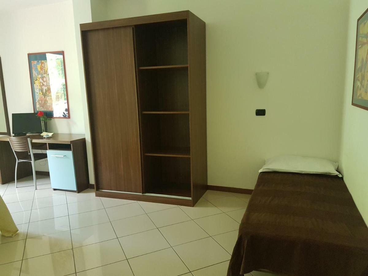 Hotel & Residence La Sibilla Cusiana Pettenasco Bagian luar foto